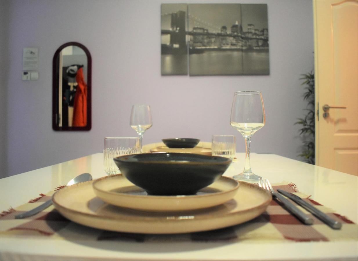 Yes, Yes! Lovely Apartment Good Amenities Budapest Center Buitenkant foto