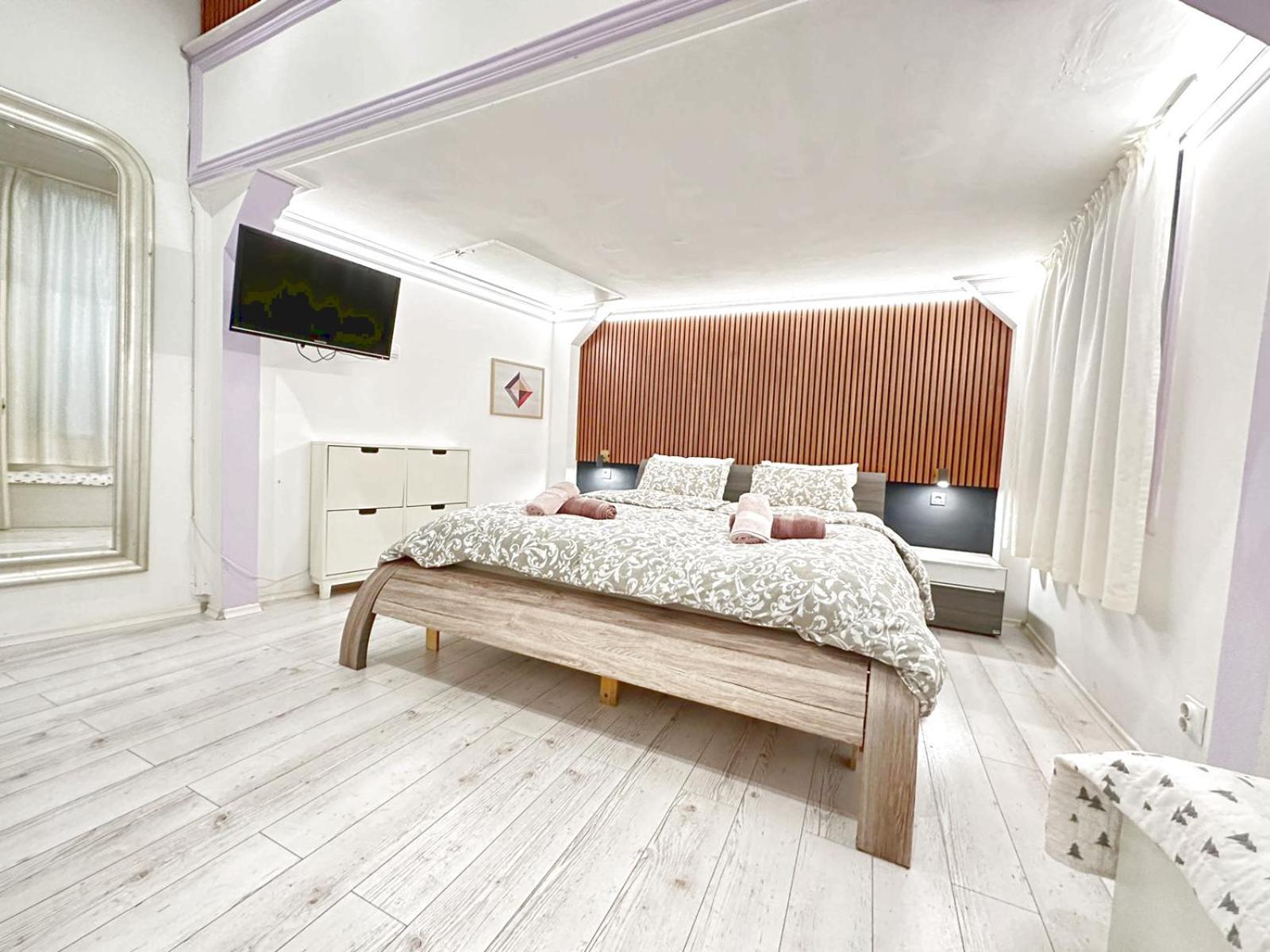 Yes, Yes! Lovely Apartment Good Amenities Budapest Center Buitenkant foto