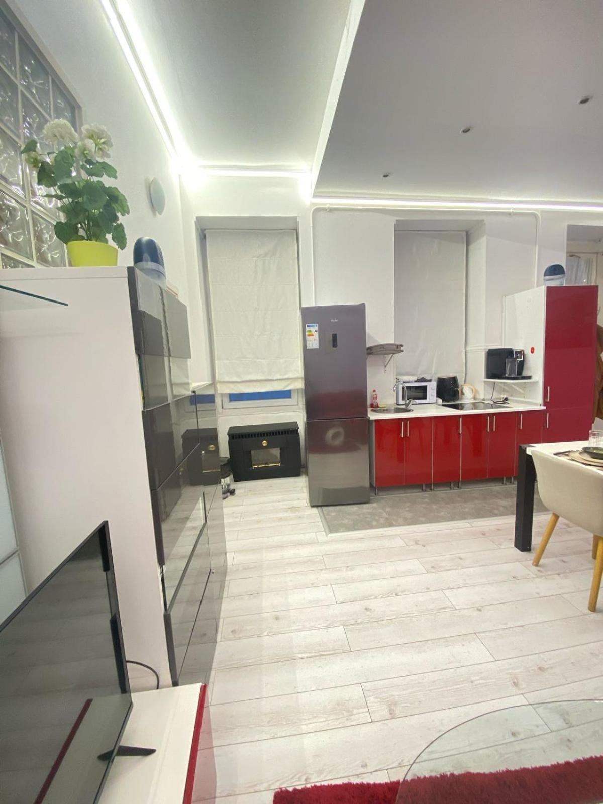 Yes, Yes! Lovely Apartment Good Amenities Budapest Center Buitenkant foto