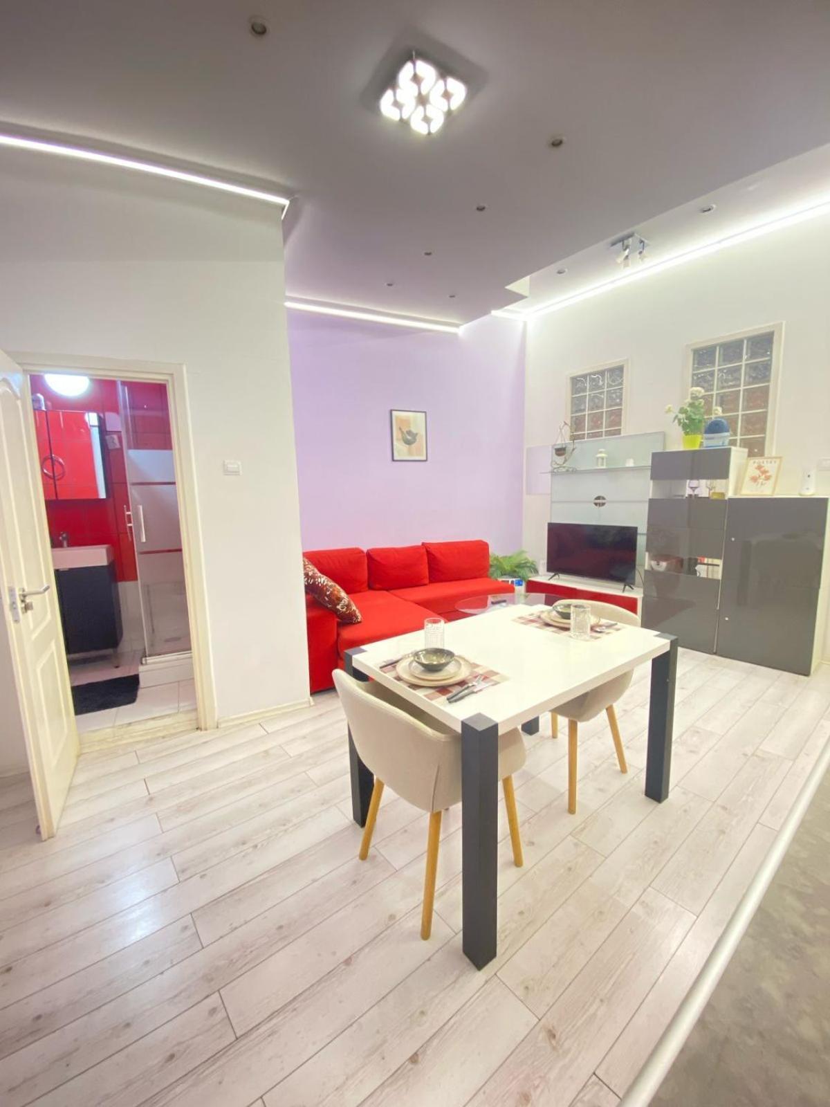 Yes, Yes! Lovely Apartment Good Amenities Budapest Center Buitenkant foto